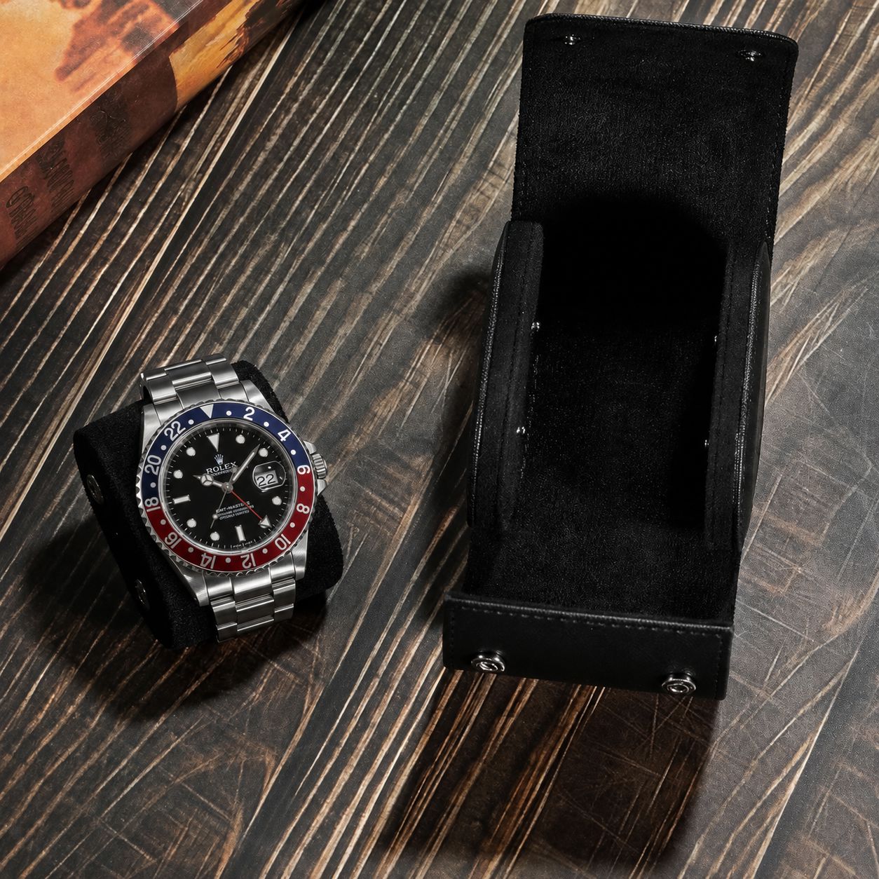 Étui montre de voyage rouleau en cuir premium pour 1 montre - vue principale SwissTouch