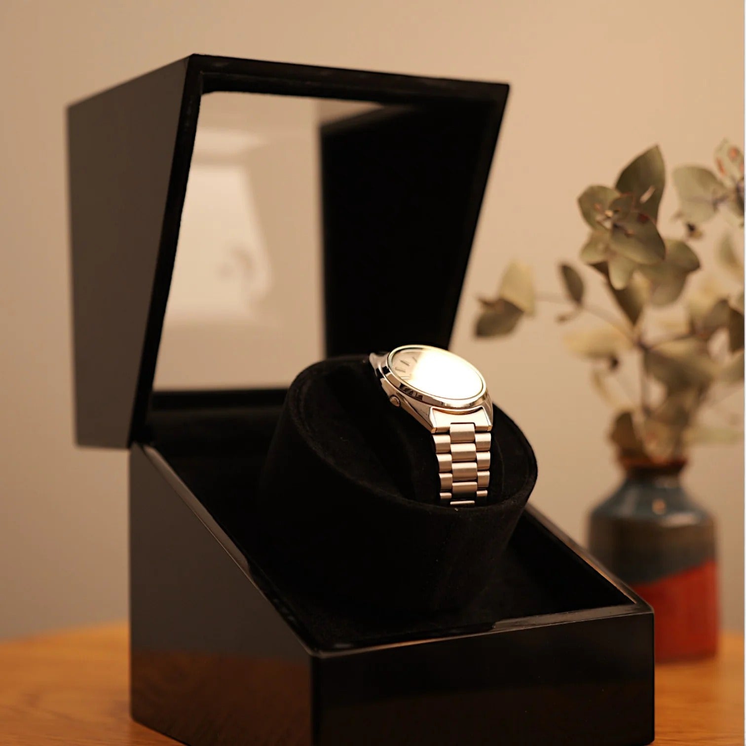 Remontoir 1 montre bois laqué - vue de profil