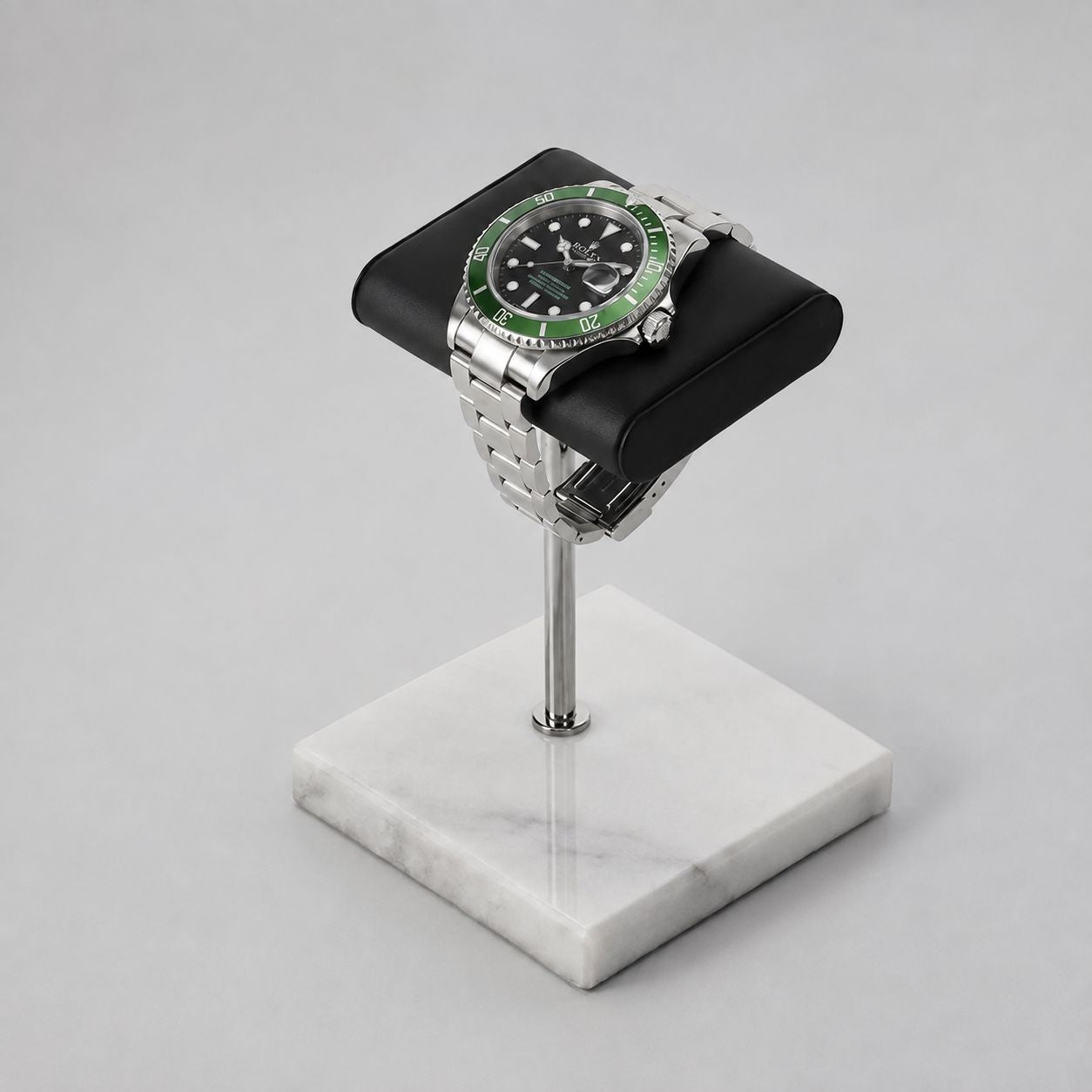 Présentoir montre de luxe socle marbre véritable et coussin cuir - vue principale SwissTouch